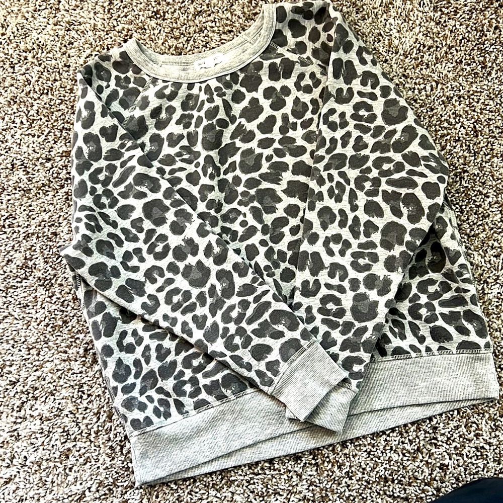 Gray sweatshirt